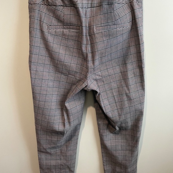 Slim leg plaid pant size 6. - Picture 2 of 2
